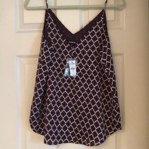 Express quatrefoil print button front cami